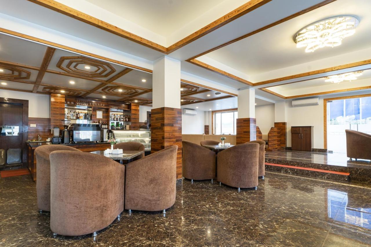 Shangrila Blu Hotel Lalitpur Экстерьер фото