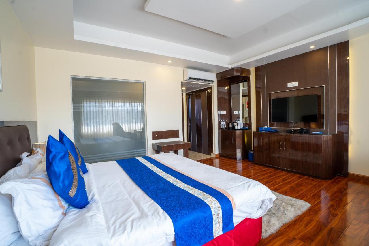 Shangrila Blu Hotel Lalitpur Экстерьер фото